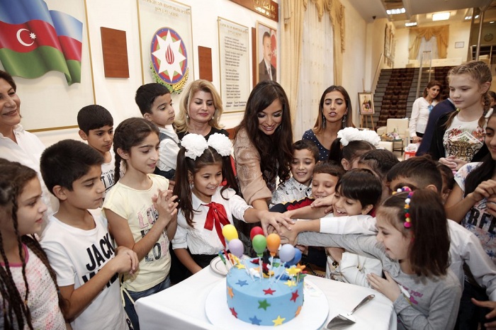 Leyla Aliyeva visite un établissement pour enfants et adolescents handicapés et les écoles maternelles - PHOTOS